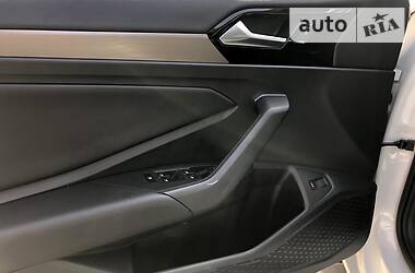 Седан Volkswagen Jetta 2019 в 