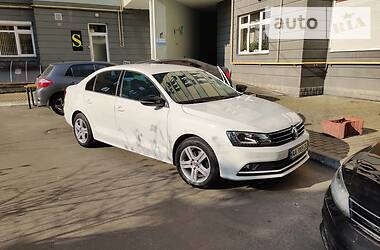 Седан Volkswagen Jetta 2016 в 