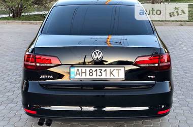 Седан Volkswagen Jetta 2016 в 