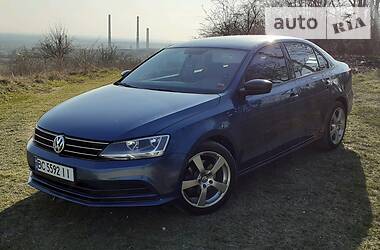 Седан Volkswagen Jetta 2015 в 