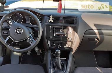 Седан Volkswagen Jetta 2015 в 