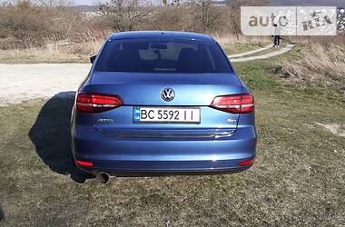 Седан Volkswagen Jetta 2015 в 