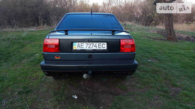 Хетчбек Volkswagen Jetta 1990 в П'ятихатках