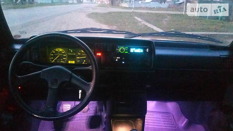Хетчбек Volkswagen Jetta 1990 в П'ятихатках