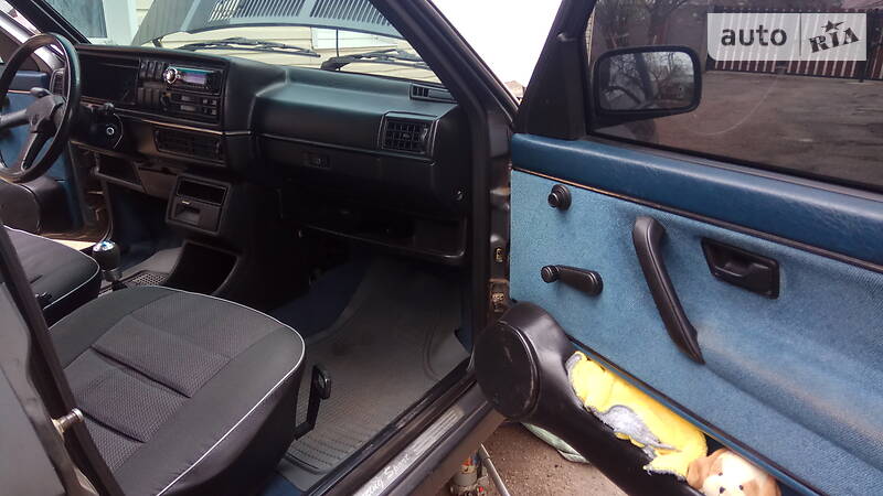 Хетчбек Volkswagen Jetta 1990 в П'ятихатках