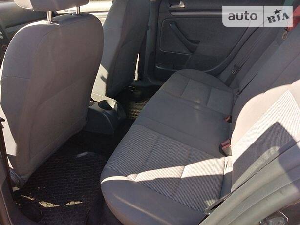 Седан Volkswagen Jetta 2006 в Старокостянтинові