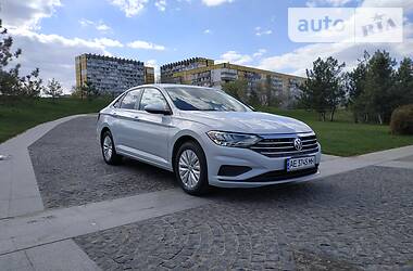 Седан Volkswagen Jetta 2018 в 