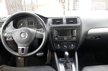 Седан Volkswagen Jetta 2011 в Раздельной