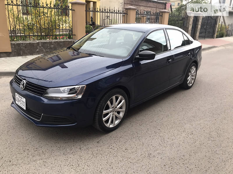 Седан Volkswagen Jetta 2014 в Львові