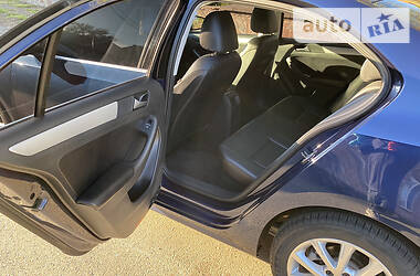 Седан Volkswagen Jetta 2014 в 