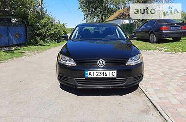 Седан Volkswagen Jetta 2011 в 