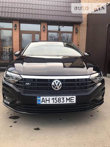 Седан Volkswagen Jetta 2018 в 