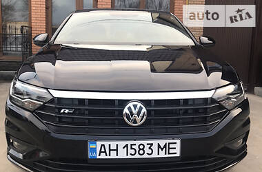 Седан Volkswagen Jetta 2018 в 