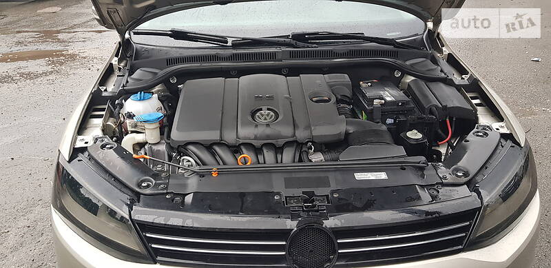 Седан Volkswagen Jetta 2012 в Києві