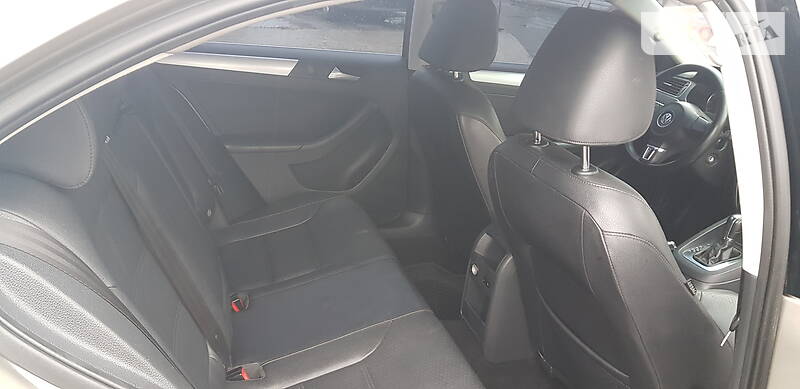 Седан Volkswagen Jetta 2012 в Києві