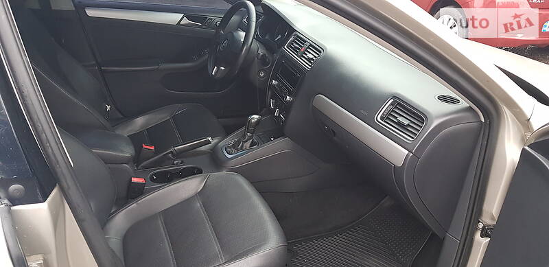 Седан Volkswagen Jetta 2012 в Києві