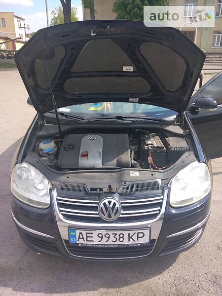 Седан Volkswagen Jetta 2006 в Старокостянтинові