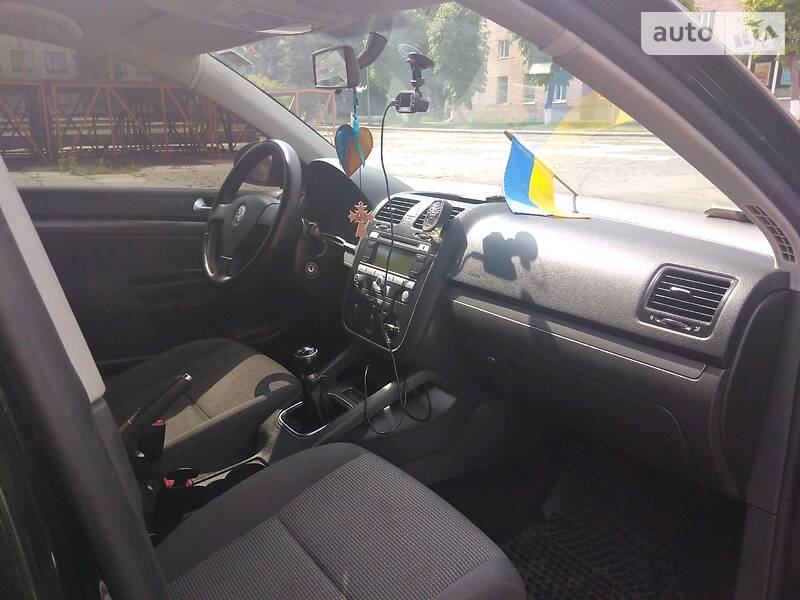 Седан Volkswagen Jetta 2006 в Старокостянтинові