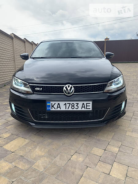 Седан Volkswagen Jetta 2014 в Києві