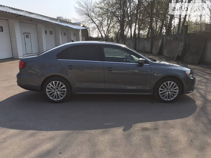 Седан Volkswagen Jetta 2015 в Дніпрі