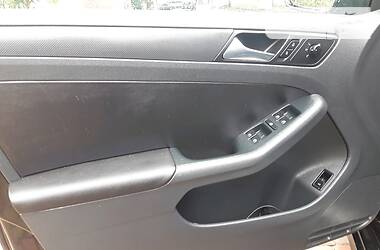 Седан Volkswagen Jetta 2011 в 