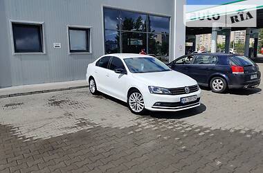 Седан Volkswagen Jetta 2016 в 