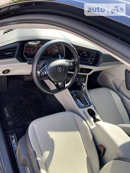 Седан Volkswagen Jetta 2018 в Сумах