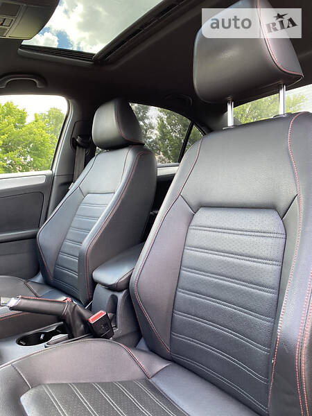 Седан Volkswagen Jetta 2014 в Києві