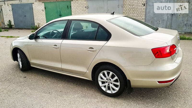 Седан Volkswagen Jetta 2012 в Харкові