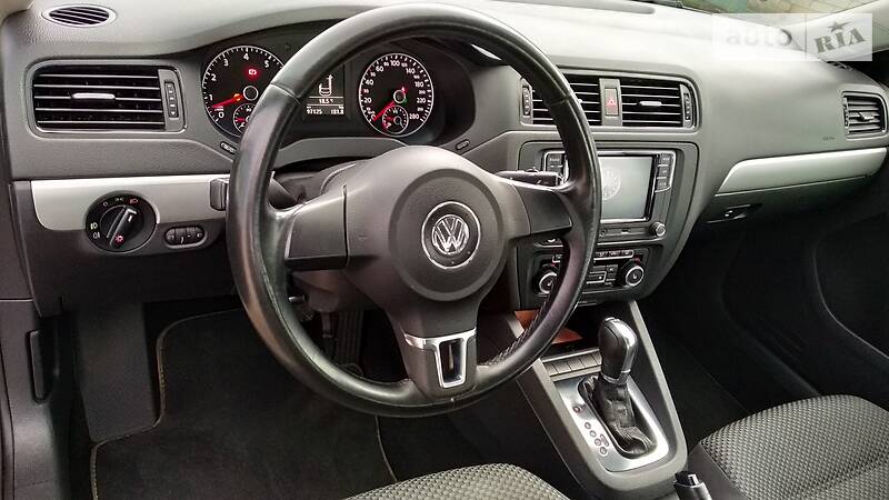 Седан Volkswagen Jetta 2012 в Харкові