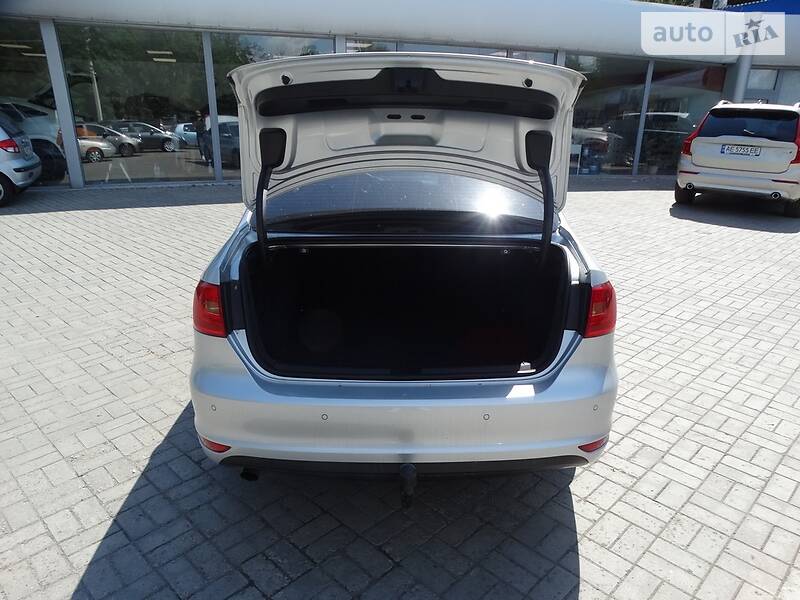 Седан Volkswagen Jetta 2012 в Дніпрі