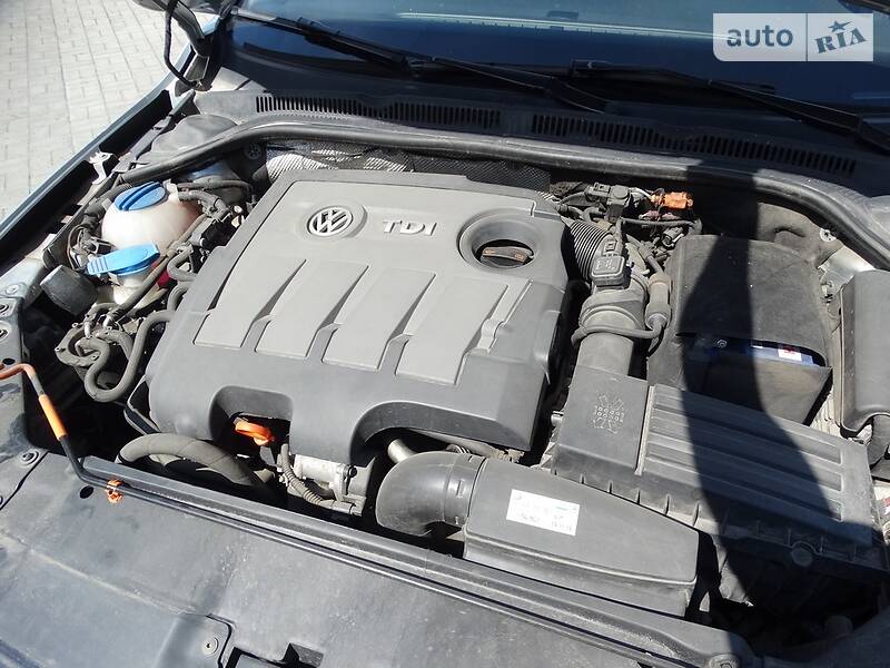 Седан Volkswagen Jetta 2012 в Дніпрі