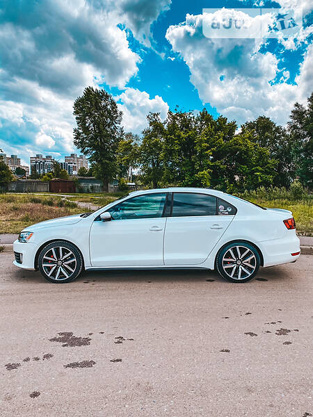 Седан Volkswagen Jetta 2014 в Києві