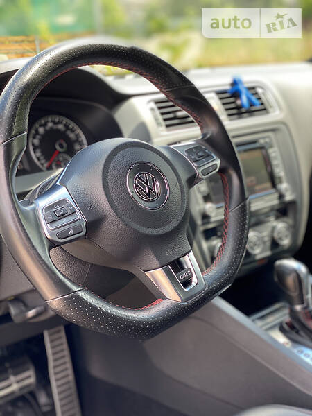 Седан Volkswagen Jetta 2014 в Києві