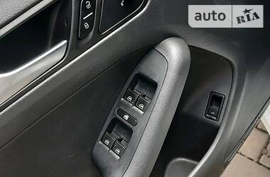 Седан Volkswagen Jetta 2014 в 