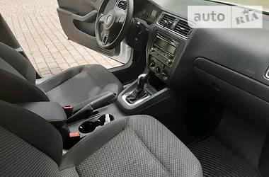 Седан Volkswagen Jetta 2014 в 