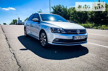 Седан Volkswagen Jetta 2016 в 