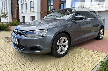 Седан Volkswagen Jetta 2013 в 