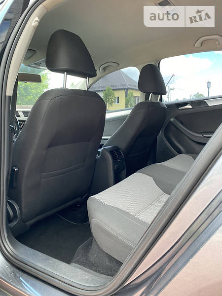 Седан Volkswagen Jetta 2013 в Києві