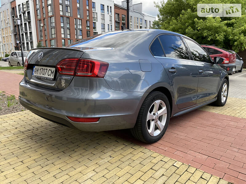 Седан Volkswagen Jetta 2013 в Києві