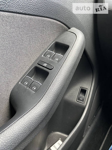 Седан Volkswagen Jetta 2013 в Києві