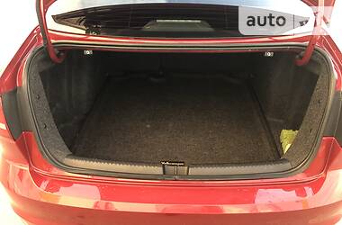Седан Volkswagen Jetta 2016 в 