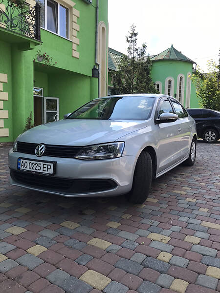 Седан Volkswagen Jetta 2012 в Ужгороді фото 8 Седан Volkswagen Jetta 2012 в Ужгороді