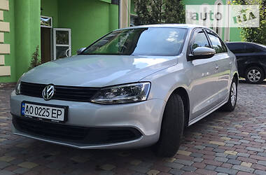 Седан Volkswagen Jetta 2012 в 