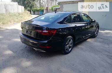 Седан Volkswagen Jetta 2018 в 