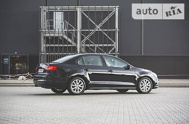 Седан Volkswagen Jetta 2015 в 