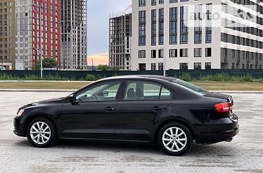 Седан Volkswagen Jetta 2015 в 