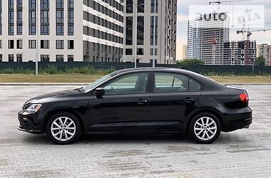 Седан Volkswagen Jetta 2015 в 