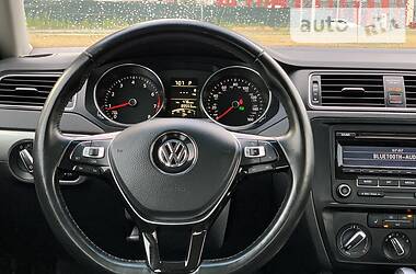Седан Volkswagen Jetta 2015 в 