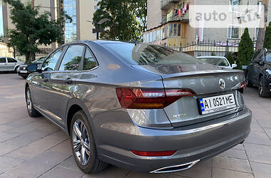 Седан Volkswagen Jetta 2019 в Киеве